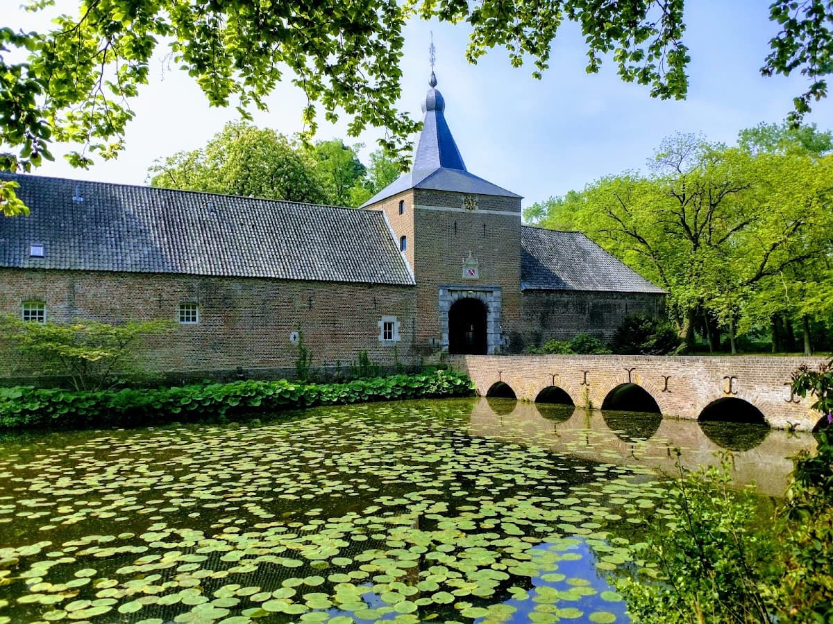 Arcen: Castle Gardens tickets