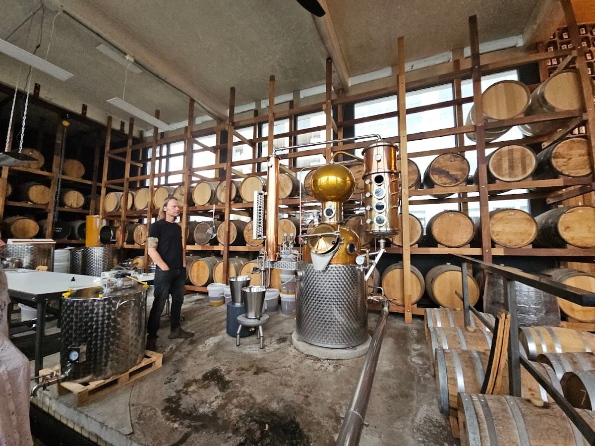 Bottle Distillery tour with tasting