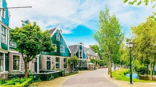 Day Tour to Windmill Village, Edam, Volendam, and Marken from Amsterdam, Netherlands