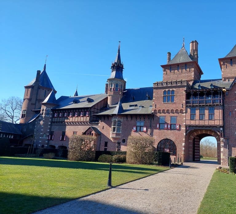 From Amsterdam: Castle De Haar Guided Tour