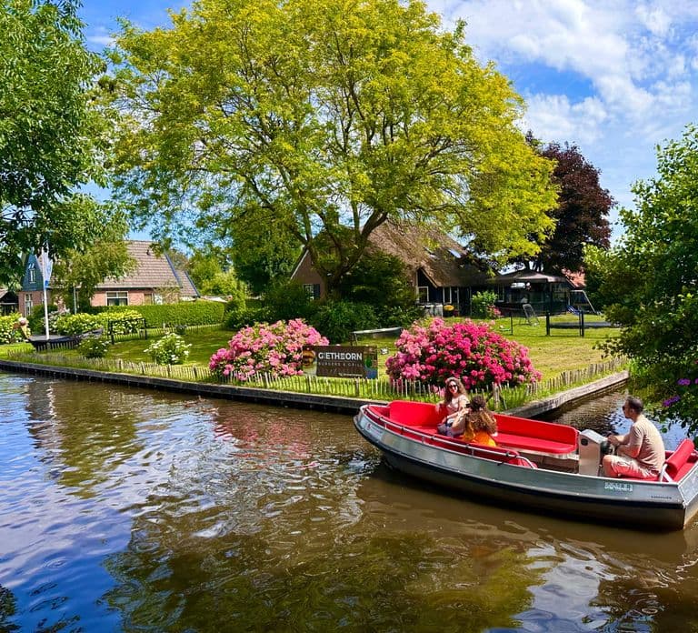 Da Amsterdam: gita di un giorno a Giethoorn con tour dei canali e del villaggio