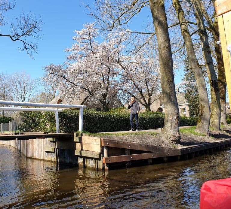 From Amsterdam: Giethoorn Day Trip with Small Electric Boat