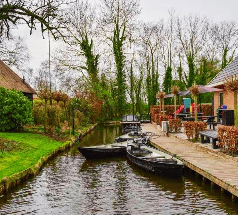 Amsterdam 출발: Giethoorn 가이드 일일 투어 및 운하 크루즈
