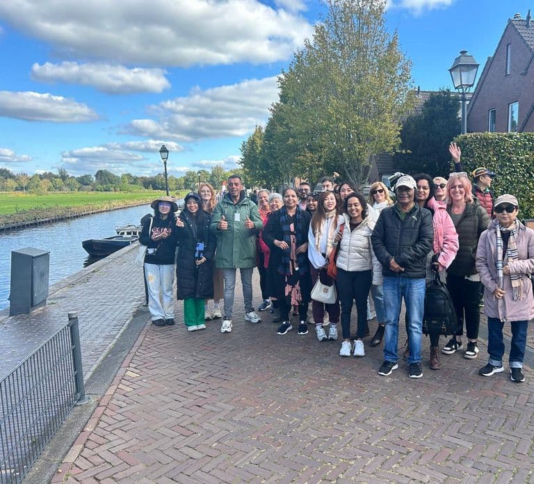 Ab Amsterdam: Tagesausflug nach Zaanse Schans und Giethoorn