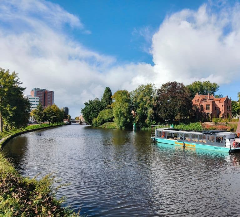 Groningen: 2-hour Booze Cruise with Unlimited Drinks