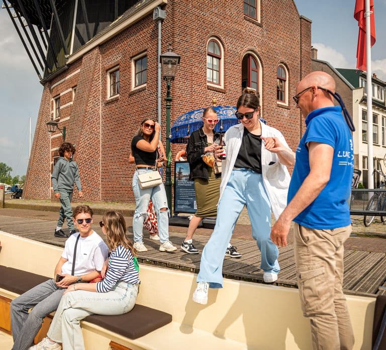 Haarlem: Guided Highlights Canal Cruise on Open Boat
