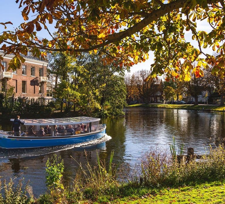 Leiden: Cruise through the Historic City Center with Guide