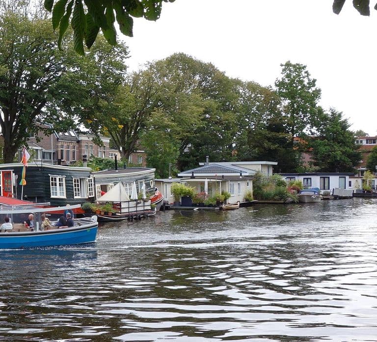 Leiden: Cruise through the Historic City Center with Guide