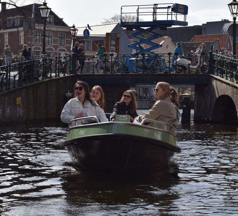Leiden: Elektroboot-Verleih