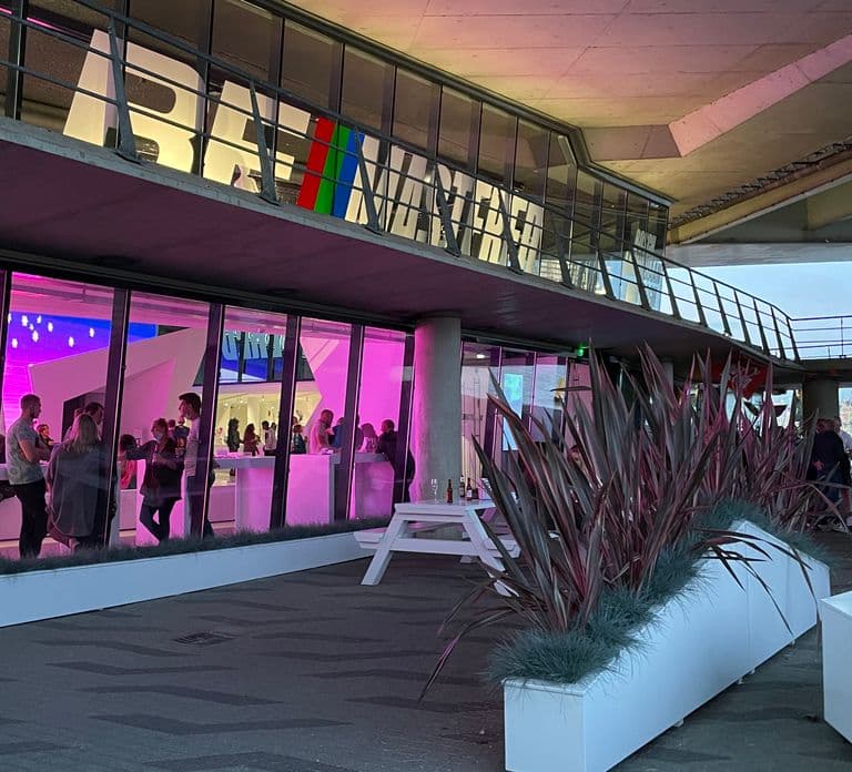 Rotterdam: Experiência Audiovisual de Arte Digital "Remastered"