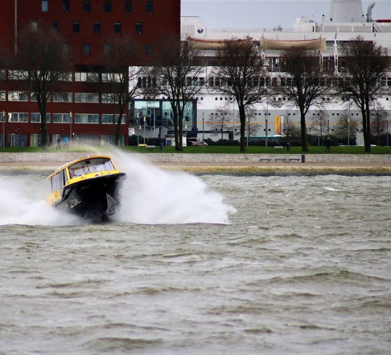 Rotterdam: Breweries and Water Taxi Tour