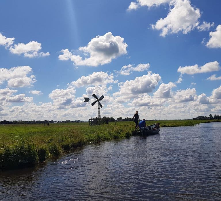 Wynajem łodzi typu Whisperboat w pięknej okolicy blisko Amsterdamu