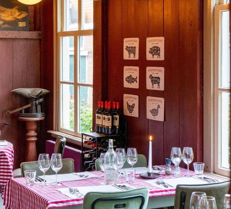 Zaanse Schans: Wine Tasting with Chateau Amsterdam