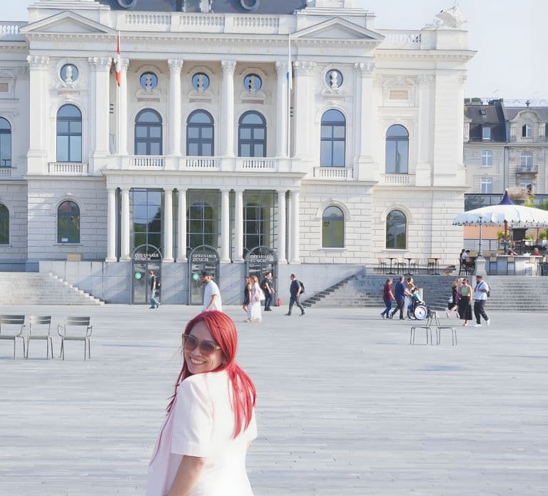 Zurich 3-in-1 City Walking Tour with Photoshoot & Flavors