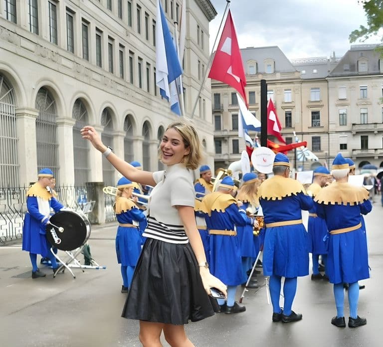 Zurich 3-in-1 City Walking Tour with Photoshoot & Flavors