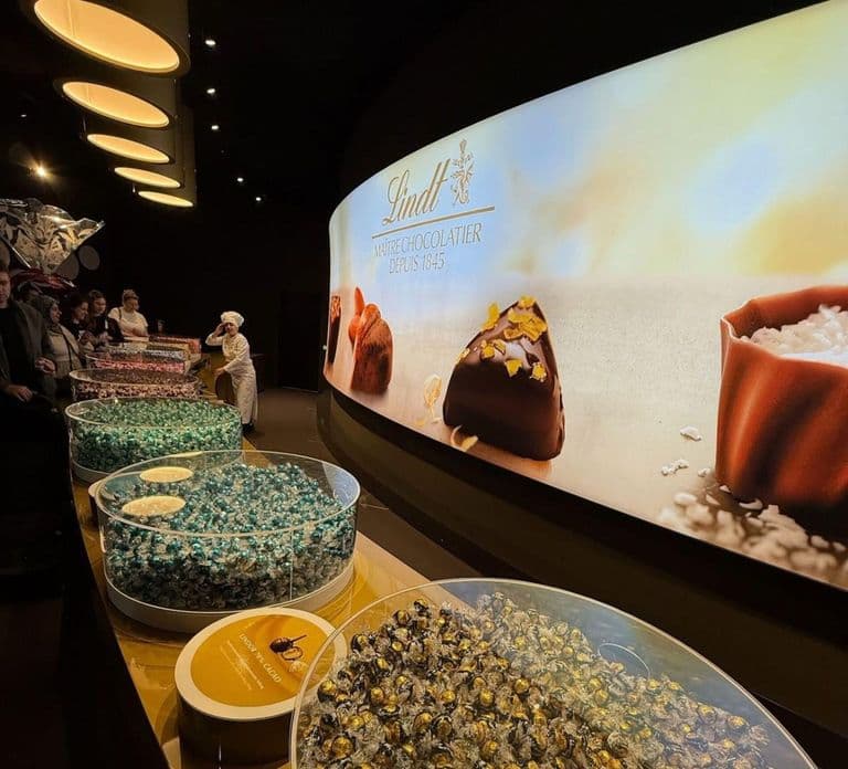 Entrada a la fábrica de chocolate Lindt de Zúrich con recogida en el hotel