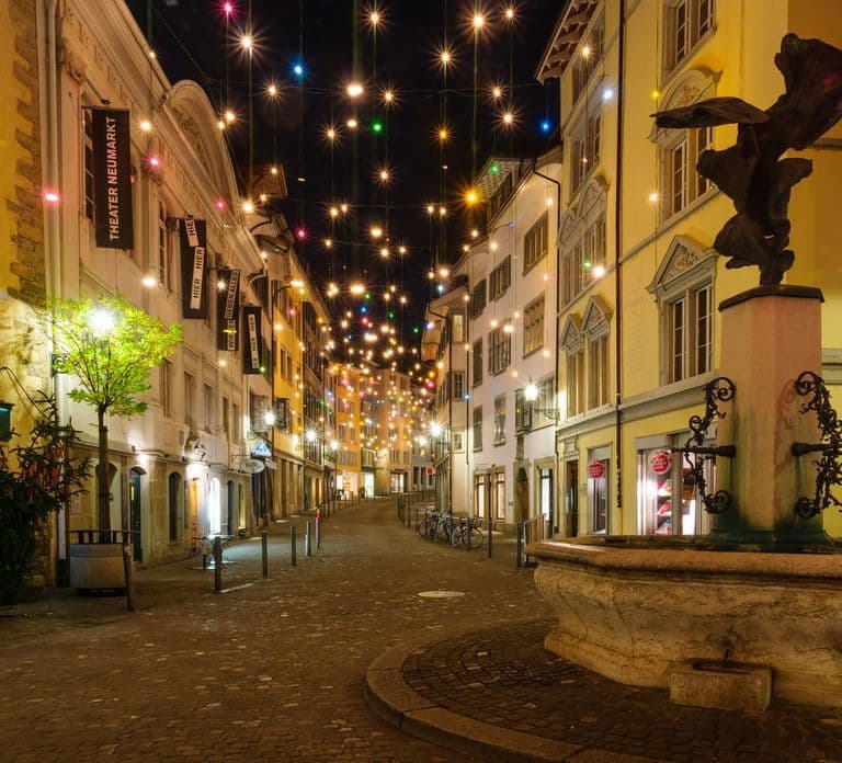 Zurich: Enchanted Christmas - A Festive Private Walking Tour