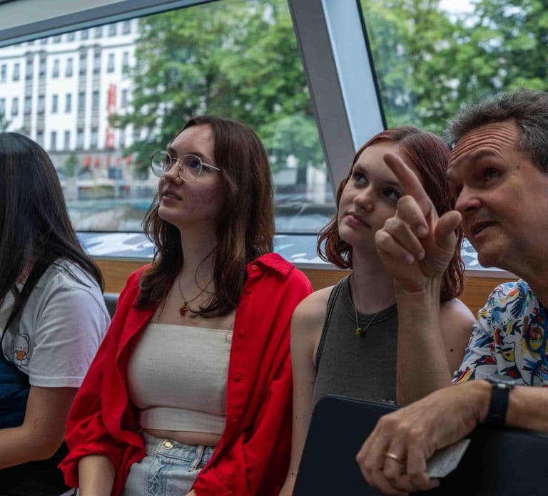 Zürich: guided Escape Game - Boatride, Snacks and Drinks