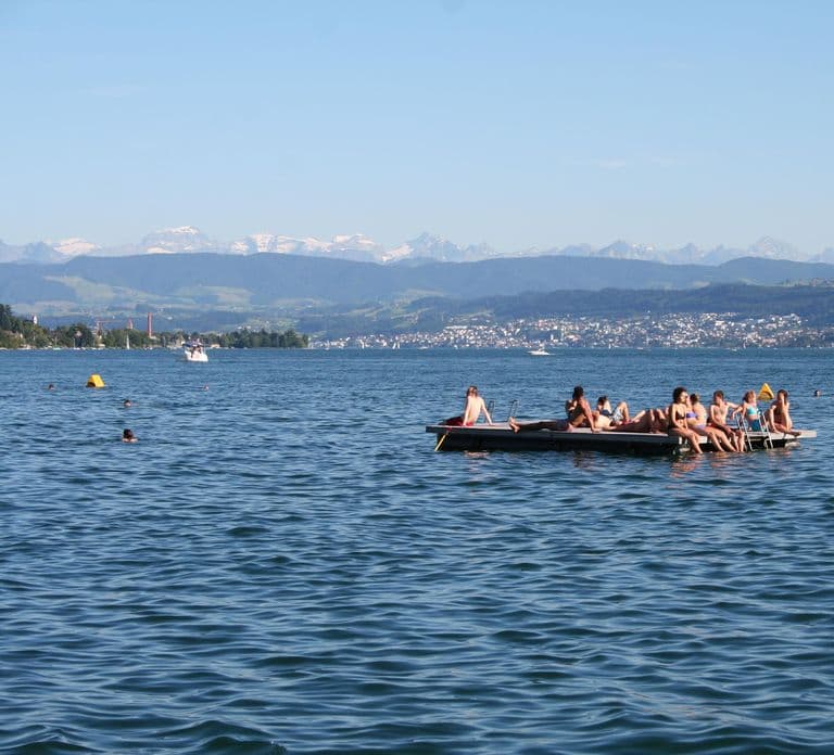 Zurich: Private Walking Tour with a Tour Guide