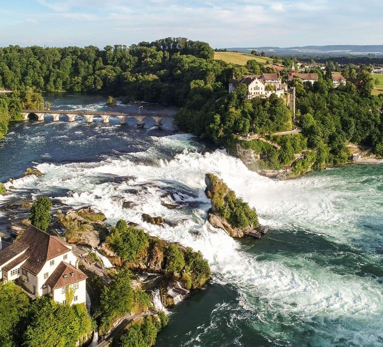 Zurich: Dagtocht naar de Rhine Falls, chocolade- & kaasfabriek