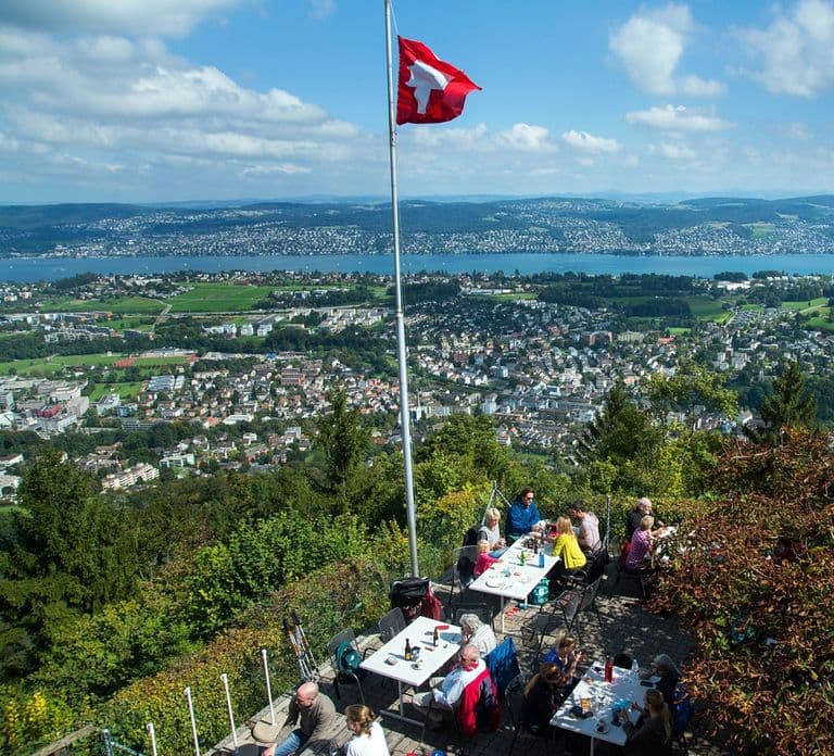 Zurich : visite touristique et gastronomique avec fondue au fromage