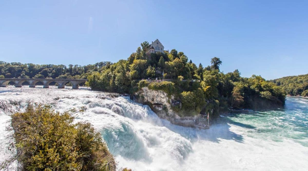 [Combo Saver] Tour de un día por la ciudad de Zürich y las cataratas del Rin con viaje en tren cremallera