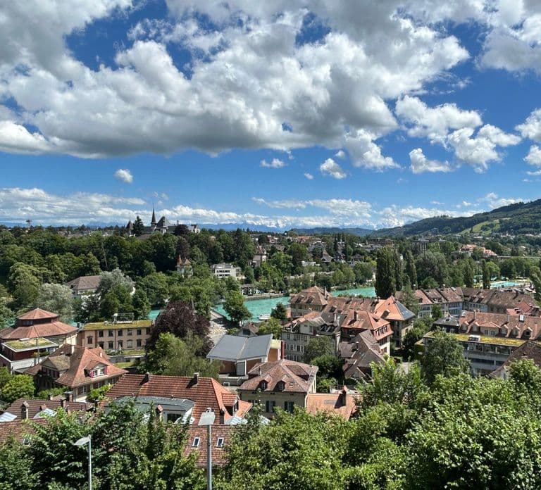 Bern: Must-See 2-Hour Walking Tour with a Local Guide
