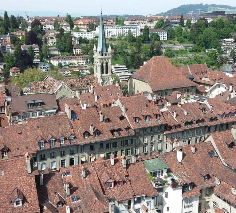 Bern: Political Walking Tour with a Diplomat