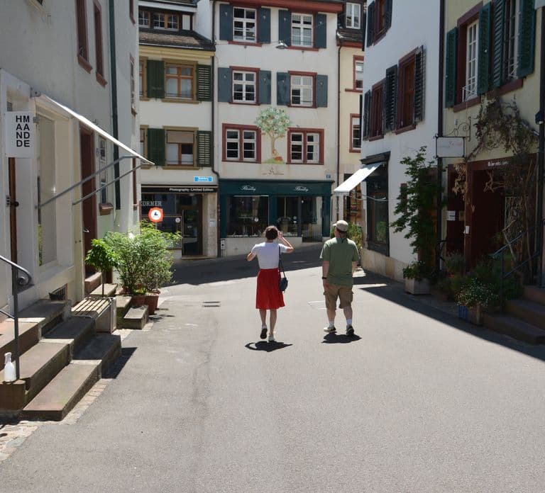 Customizable walking tour with local photographer