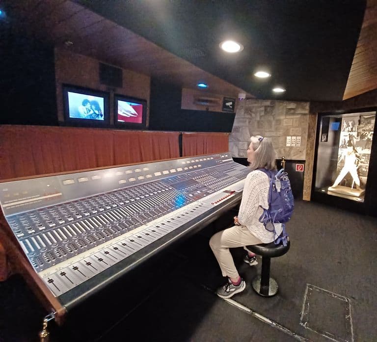 Explore Montreux in 90 mins: from Lord Byron to Queen