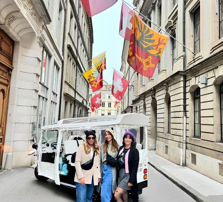Fondue and wine private Tuk Tuk tour in Geneva