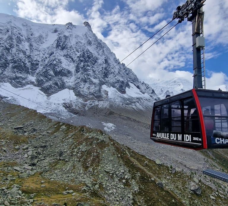 From Geneva: Chamonix, Mont Blanc & Ice Cave Guided Day Tour