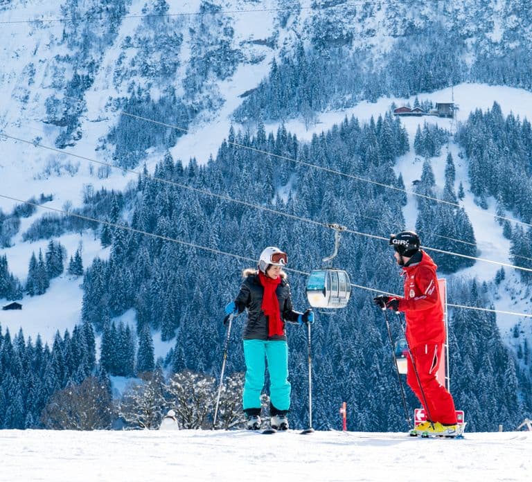 From Interlaken: 8-Hour Skiing in Grindelwald for Beginner's