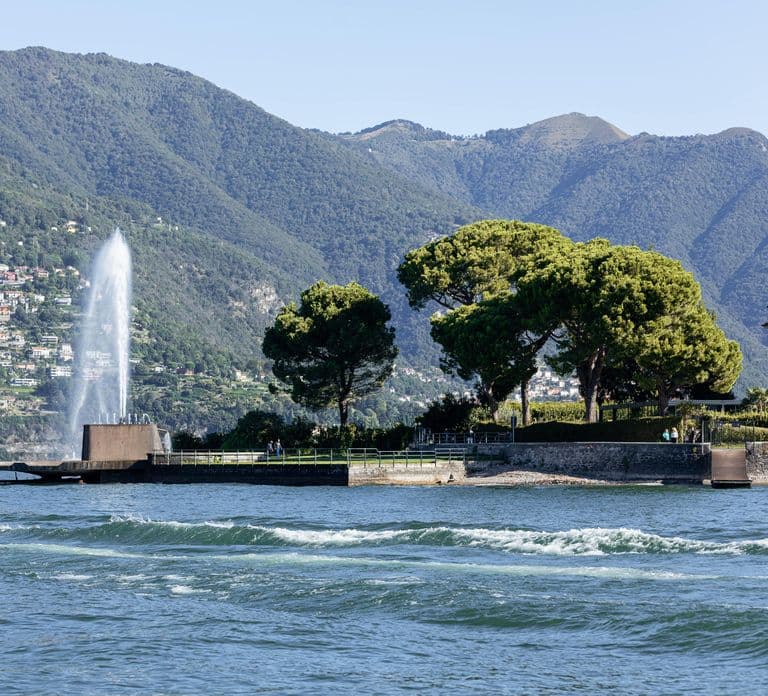 Depuis Milan : excursion d'une journée à Côme, Bellagio, Lugano et croisière sur le lac
