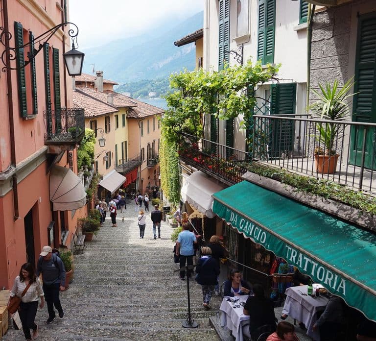 Ab Mailand: Como, Lugano, Bellagio mit privater Bootsfahrt auf dem See