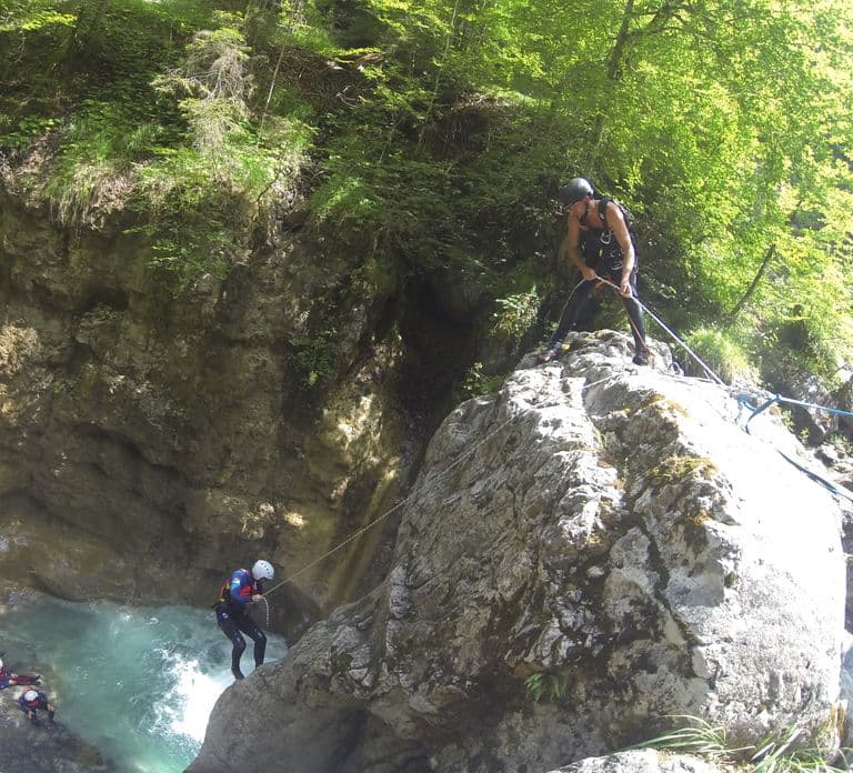 Vanuit Zürich: Canyoning in Interlaken met retourtransfer