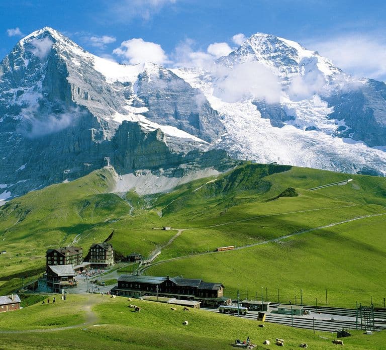 From Zurich: Mount Eiger Day Trip to Kleine Scheidegg