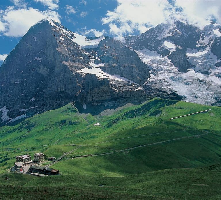 From Zurich: Mount Eiger Day Trip to Kleine Scheidegg
