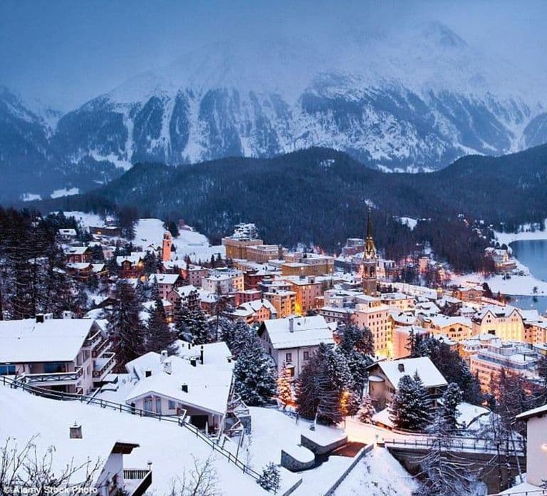 Ab Zürich: Privater Tagesausflug nach St. Moritz mit dem Auto