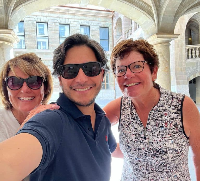 Geneva Complete Tour. Hotel PICK-UP, UN area & the Old City