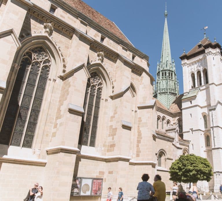 Genf: Hop-on Hop-Off Bus & malerische Mini-Zug-Tour