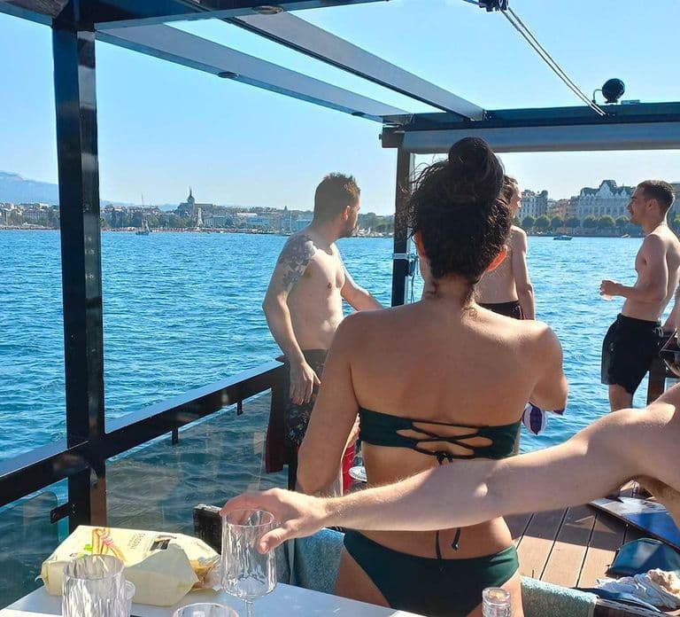 GENEVA: PRIVATE 360° LAKE CRUISE WITH APERITIF