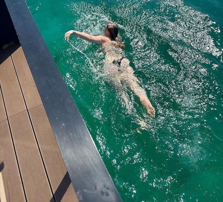 GINEBRA: CRUCERO PRIVADO DE 360° POR EL LAGO CON APERITIVO
