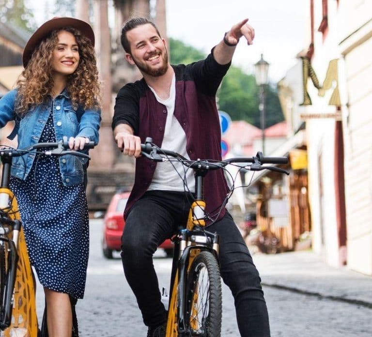 Geneva: United Nations, Old Town and Lake E-Bike Tour