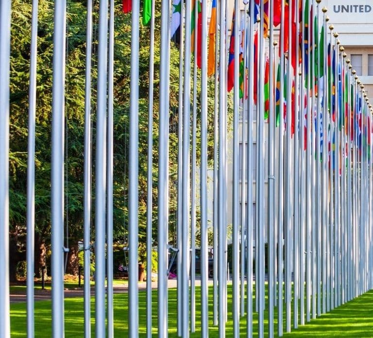 Geneva: United Nations, Old Town and Lake E-Bike Tour