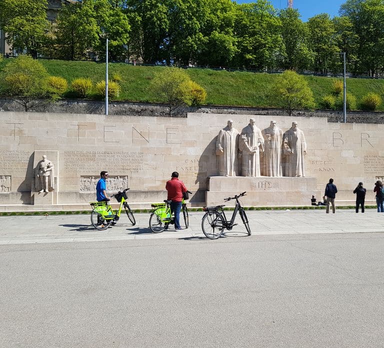 Geneva: United Nations, Old Town and Lake E-Bike Tour