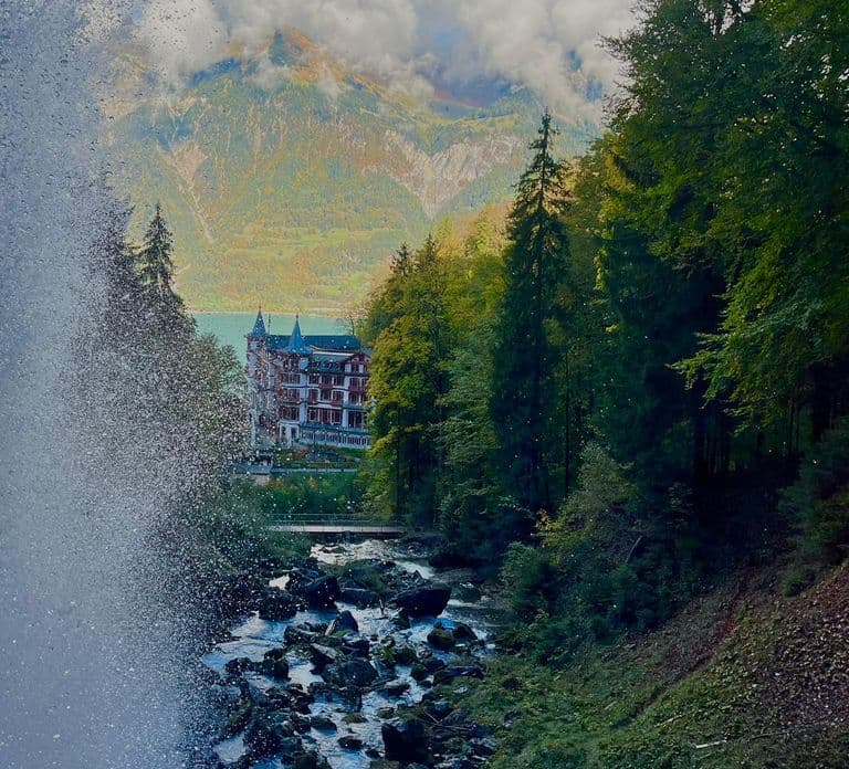 Interlaken : excursion en bateau aux chutes de Giessbach et randonnée jusqu'à Iseltwald