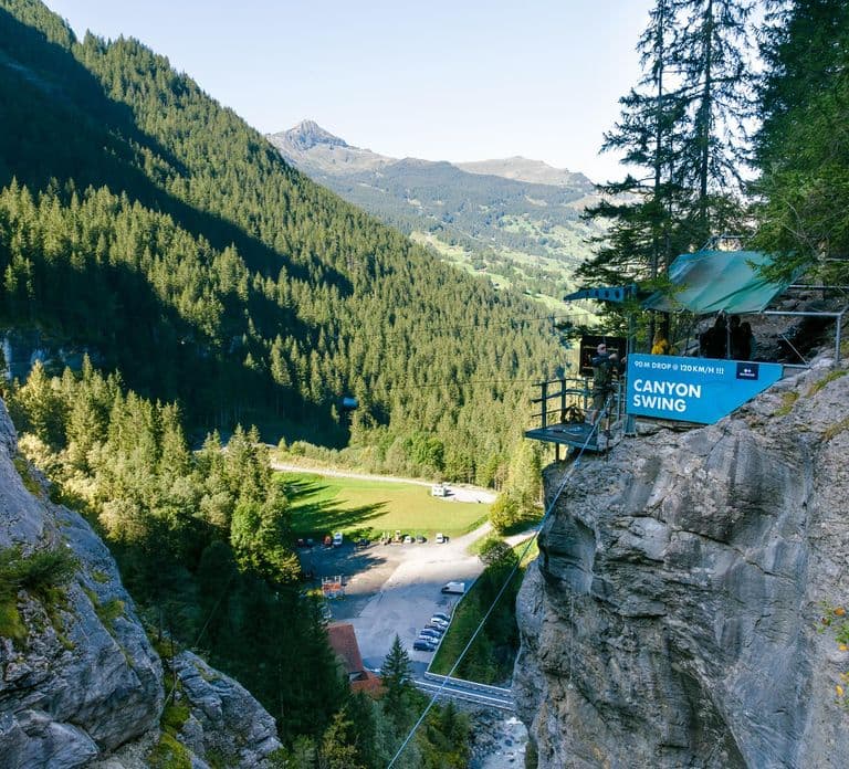 Interlaken: Canyon Swing in Grindelwald