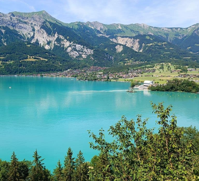 Interlaken: Highlights Tour with a Local by Private Car