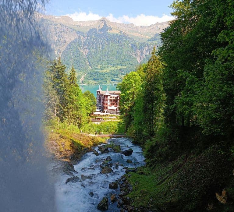 Interlaken: Highlights Tour with a Local by Private Car